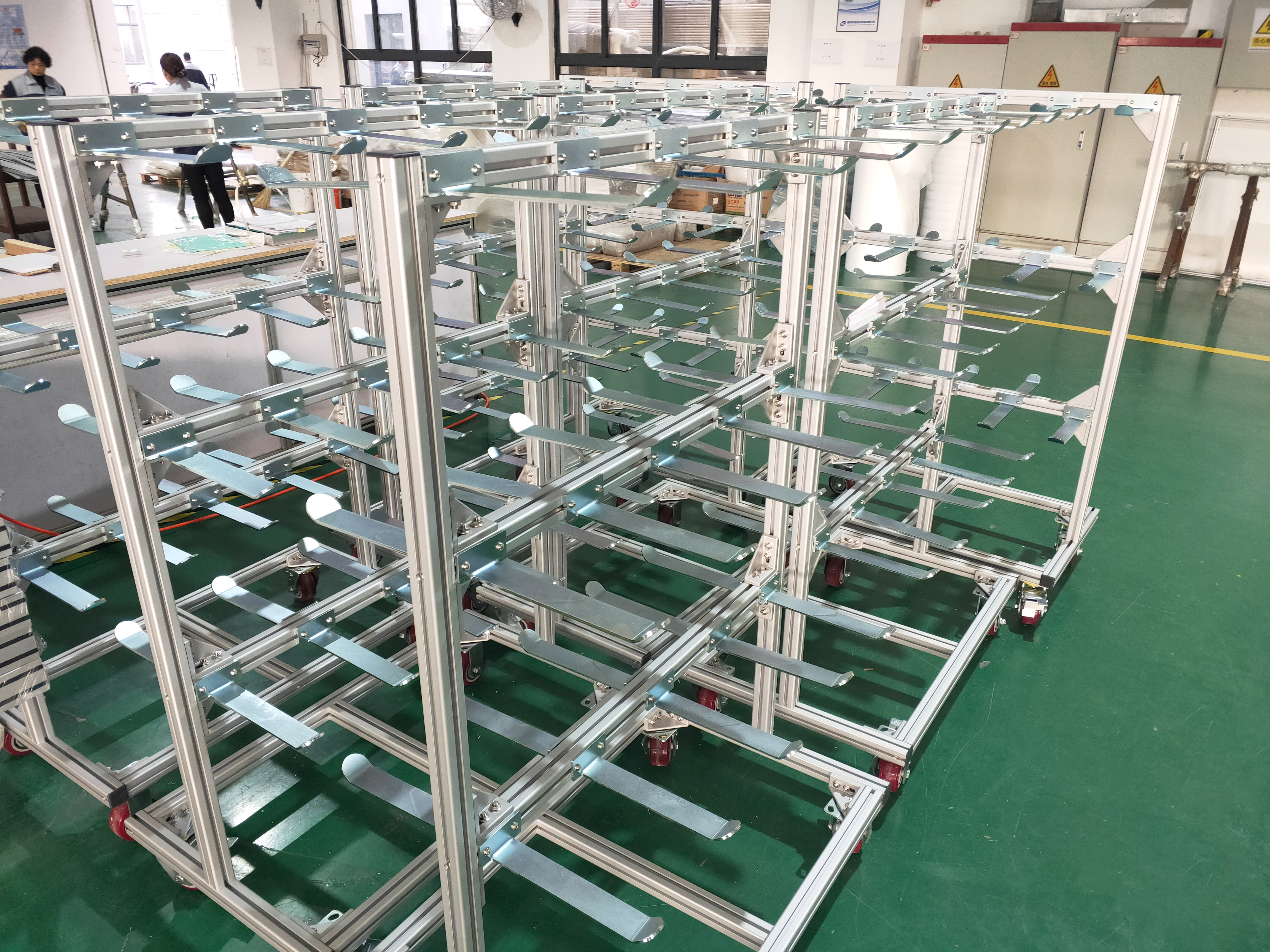 型材架屬于半成品，可變成各式成品